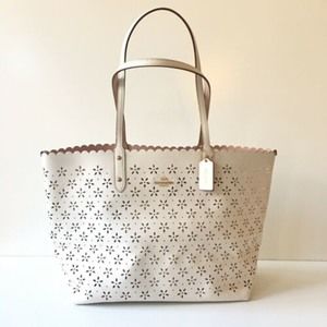 COACH F38158 Laser Cut City Tote Cream